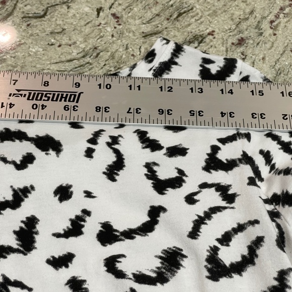 Seed to Style Women's Organic Cotton Long Sleeve Shirt Black Leopard Print - Picture 8 of 10